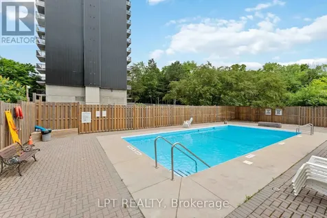 555 Brittany Drive Ottawa ON K1K 4C5