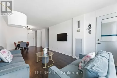 555 Brittany Drive Ottawa ON K1K 4C5