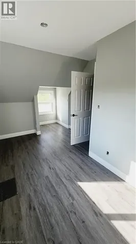 131 Bell Avenue Hamilton ON L8K 3E5