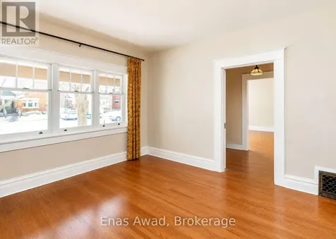 405 3rd Avenue Ottawa ON K1S 2K6
