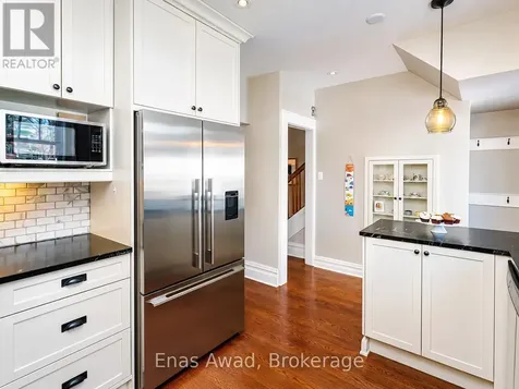 405 3rd Avenue Ottawa ON K1S 2K6