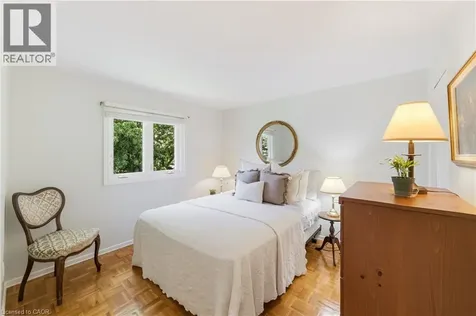1495 Clinton Court Burlington ON L7M 1N1