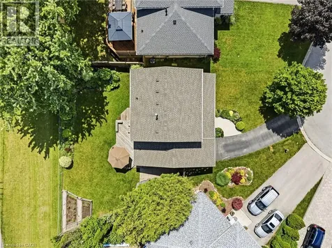 1495 Clinton Court Burlington ON L7M 1N1