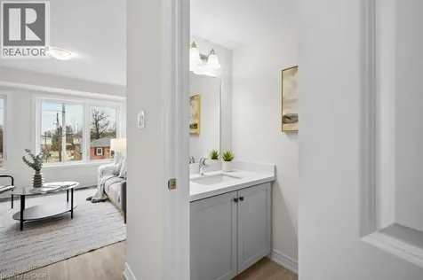 17 Bingham Road Hamilton ON L8H 0B5