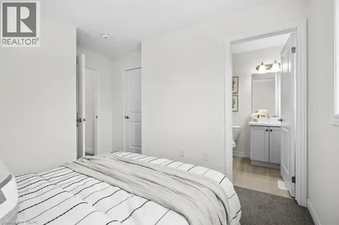 17 Bingham Road Hamilton ON L8H 0B5