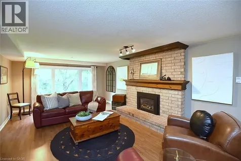 34 Howard Boulevard Burlington ON L8B 0G3