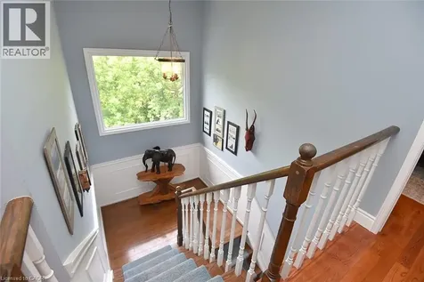 34 Howard Boulevard Burlington ON L8B 0G3