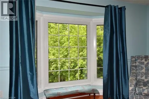 34 Howard Boulevard Burlington ON L8B 0G3