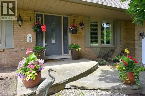 34 Howard Boulevard Burlington ON L8B 0G3