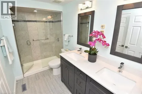 34 Howard Boulevard Burlington ON L8B 0G3