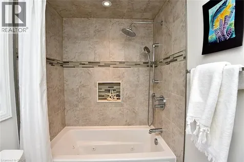 34 Howard Boulevard Burlington ON L8B 0G3