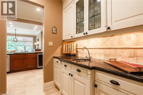 122 Lisonally Court Oakville ON L6L 6P2