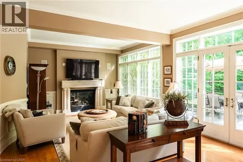 122 Lisonally Court Oakville ON L6L 6P2