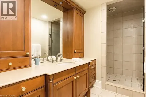 122 Lisonally Court Oakville ON L6L 6P2