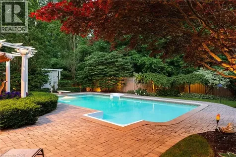 122 Lisonally Court Oakville ON L6L 6P2