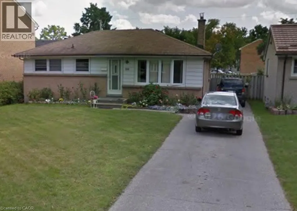 104 Queenston Crescent London ON N5W 1N6