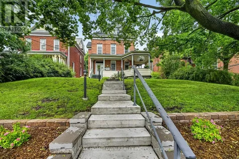 98 Pine Street Brockville ON K6V 1G9