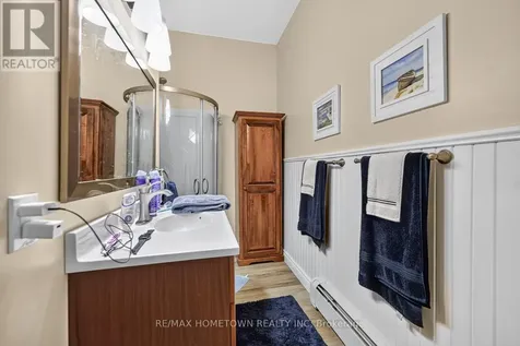 98 Pine Street Brockville ON K6V 1G9