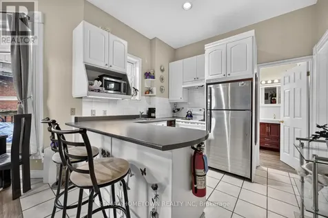 98 Pine Street Brockville ON K6V 1G9