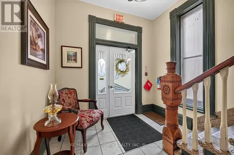 98 Pine Street Brockville ON K6V 1G9