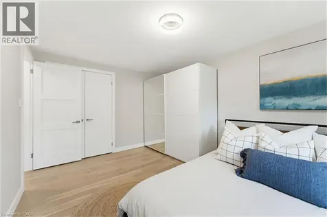 2381 Peart Court Burlington ON L7P 2V5