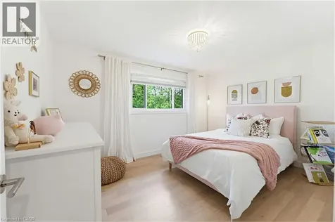 2381 Peart Court Burlington ON L7P 2V5