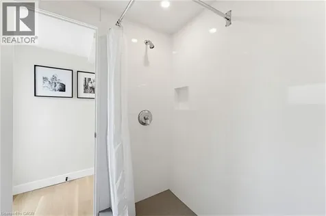 2381 Peart Court Burlington ON L7P 2V5