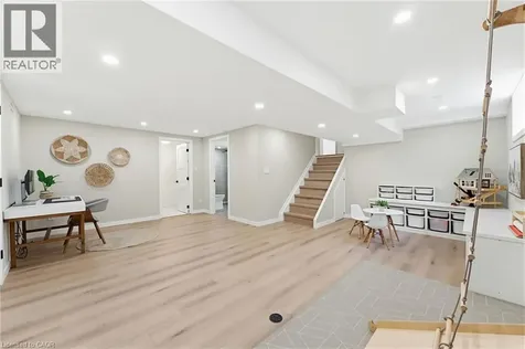 2381 Peart Court Burlington ON L7P 2V5