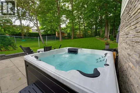 2381 Peart Court Burlington ON L7P 2V5