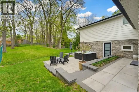 2381 Peart Court Burlington ON L7P 2V5