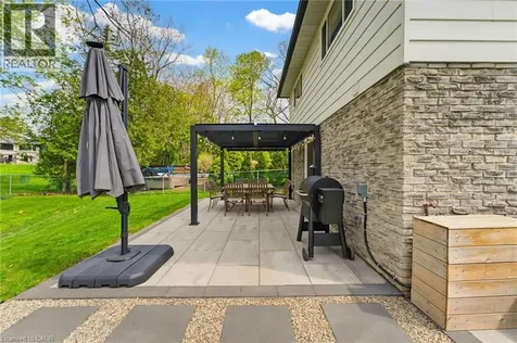 2381 Peart Court Burlington ON L7P 2V5