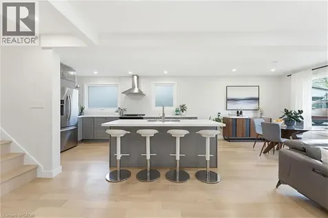2381 Peart Court Burlington ON L7P 2V5