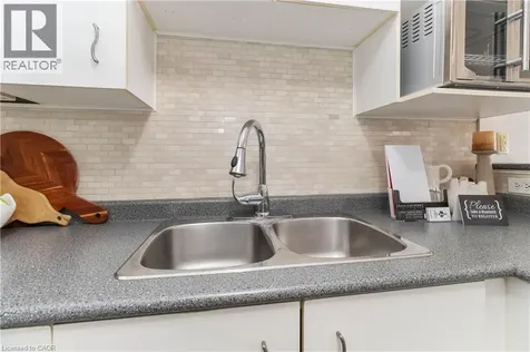 4015 Kilmer Drive Burlington ON L7M 4M4