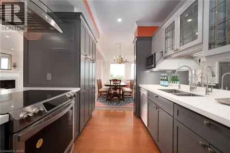 100 Lakeshore Road East Oakville ON L6J 6M9