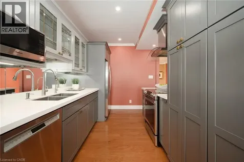 100 Lakeshore Road East Oakville ON L6J 6M9
