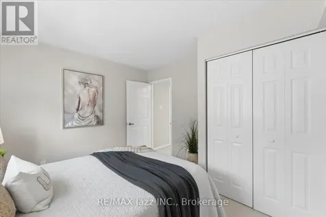 63 Bonnycastle Drive Clarington (bowmanville) ON L1C 4S8