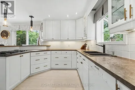 1484 Meadowbrook Road Ottawa ON K1B 5C3
