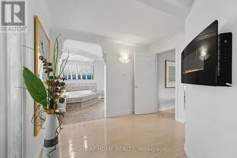 1484 Meadowbrook Road Ottawa ON K1B 5C3