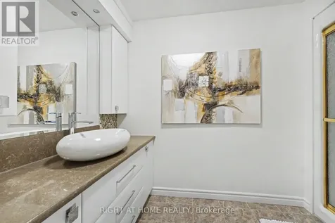 1484 Meadowbrook Road Ottawa ON K1B 5C3