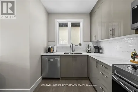 25 Pennard Way Ottawa ON K1T 4C1