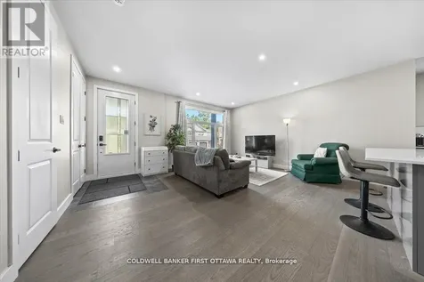 25 Pennard Way Ottawa ON K1T 4C1