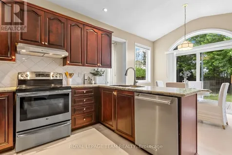 178 Hemlo Crescent Ottawa ON K2T 1E5