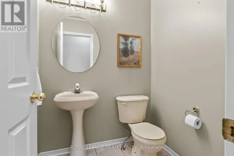 178 Hemlo Crescent Ottawa ON K2T 1E5