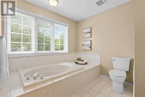 178 Hemlo Crescent Ottawa ON K2T 1E5