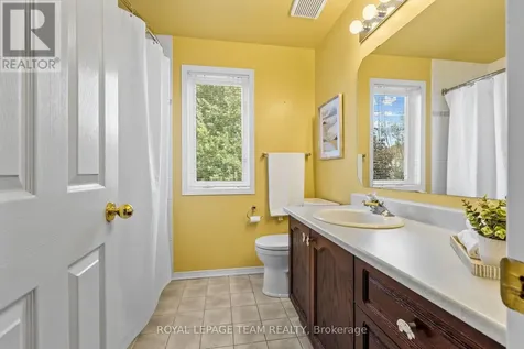 178 Hemlo Crescent Ottawa ON K2T 1E5
