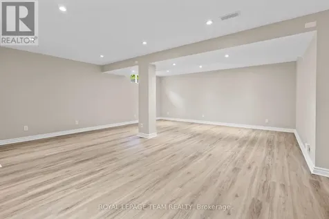 178 Hemlo Crescent Ottawa ON K2T 1E5