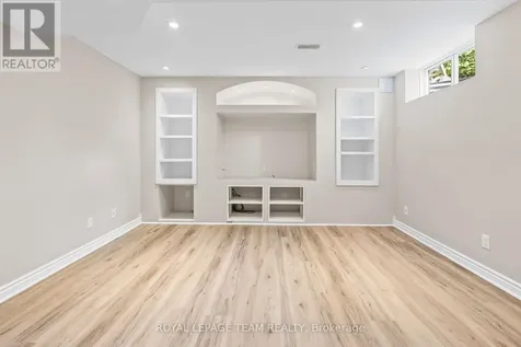 178 Hemlo Crescent Ottawa ON K2T 1E5