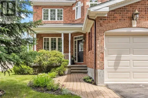 178 Hemlo Crescent Ottawa ON K2T 1E5