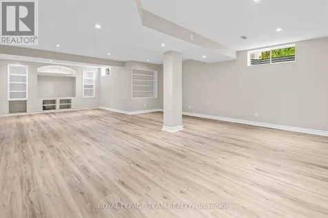 178 Hemlo Crescent Ottawa ON K2T 1E5