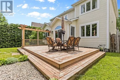 178 Hemlo Crescent Ottawa ON K2T 1E5